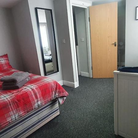 1 Bedroom Flat, Sleeps Up To 5Ppl, City Center Cardiff Exteriér fotografie