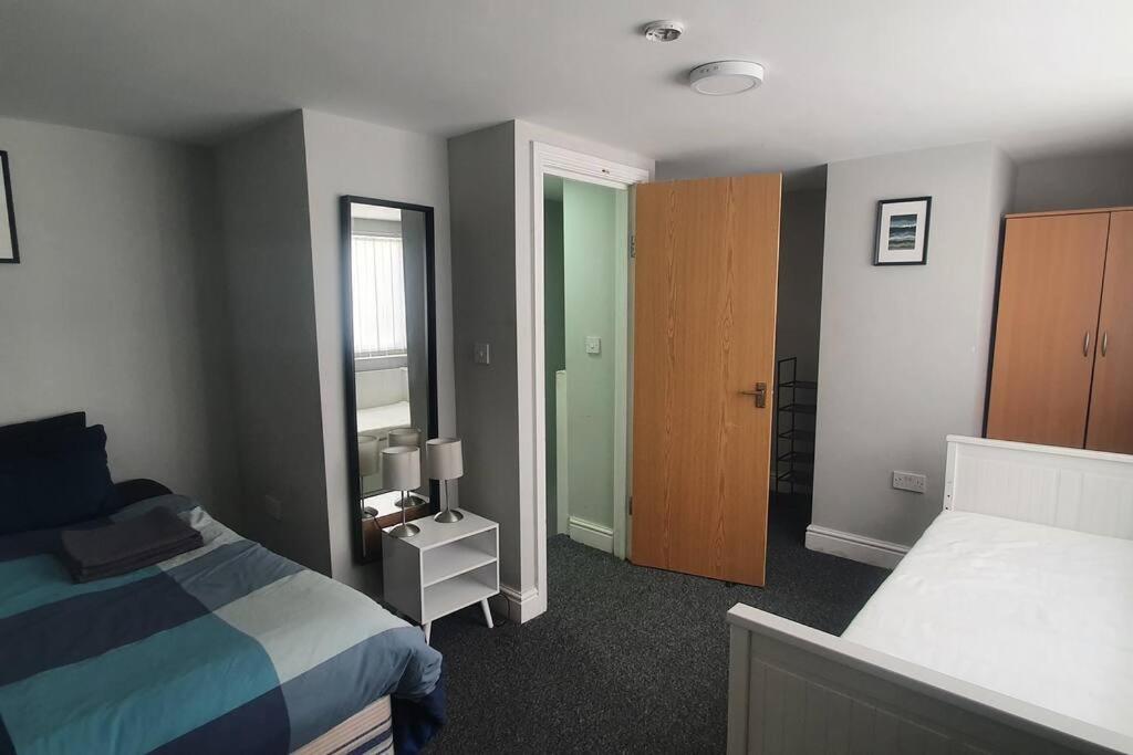 1 Bedroom Flat, Sleeps Up To 5Ppl, City Center Cardiff Exteriér fotografie